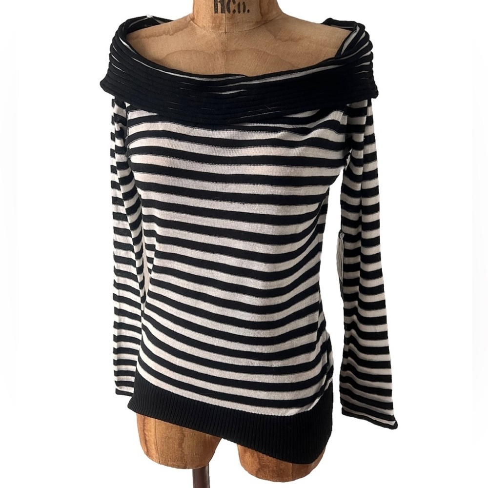 NWT Poof Apparel Black And White Cold Shoulder Sweater M - Picture 2 of 6